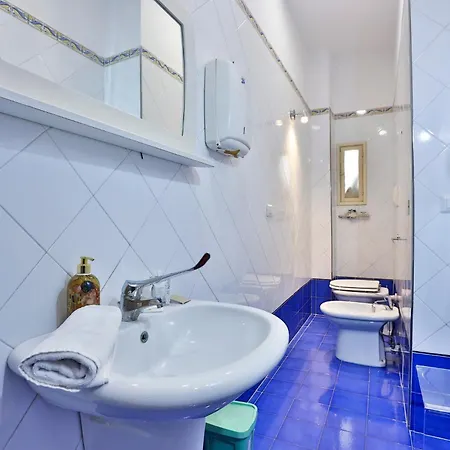 Guesthost - La Casa Del Presepe House Napels