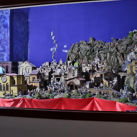 Guesthost - La Casa Del Presepe House Appartement Napels